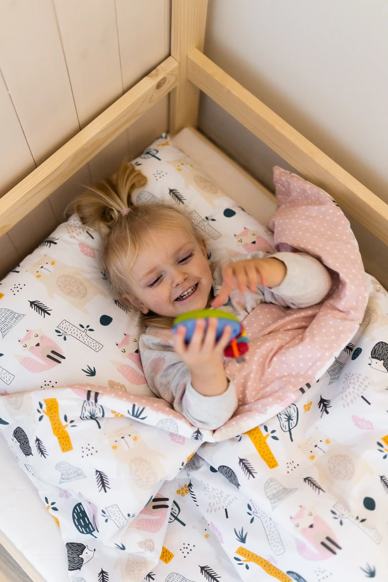 Baumwoll-Kleinkinderbettwäsche 2-teiliges Set mit Füllung, Kinderdecke 135×100 cm und Kissen 60×40 cm 4rest Bellochi 1